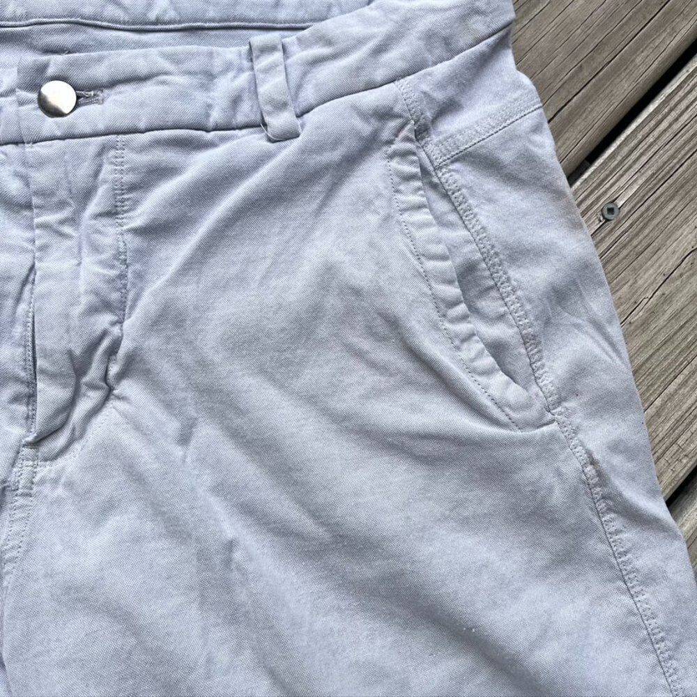 Lululemon Athletica Men's Shorts Gray Chinos Size 36 - Picture 4 of 9